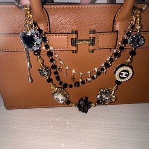 Elegant Black and Gold Women's bag chain